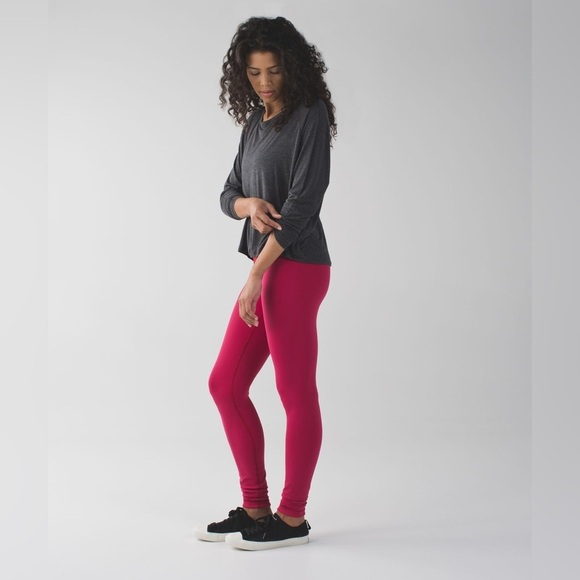 Lululemon Wunder Under Pant III (Reversible) in Cranberry / Alarming Size 6 New! - Picture 1 of 11
